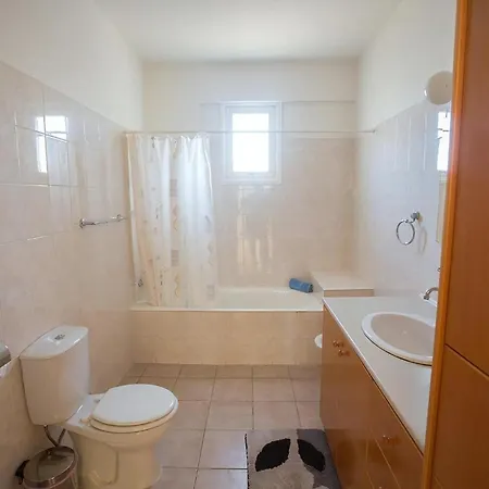 Ayia Triada, Beautiful 5bdr With Pool, Close To Beaches And Amenities * Paralimni