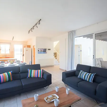 Villa Ayia Triada, Beautiful 5bdr With Pool, Close To Beaches And Amenities