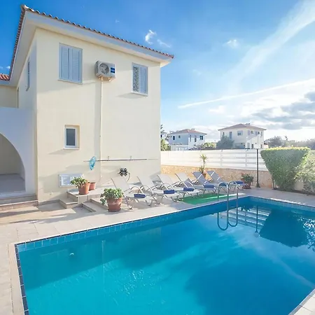Villa Ayia Triada, Beautiful 5bdr With Pool, Close To Beaches And Amenities *