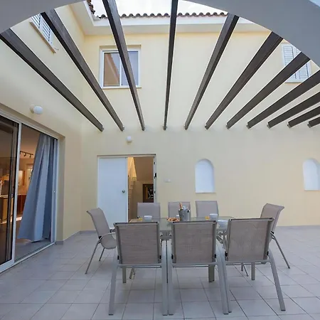 Villa Ayia Triada, Beautiful 5bdr With Pool, Close To Beaches And Amenities